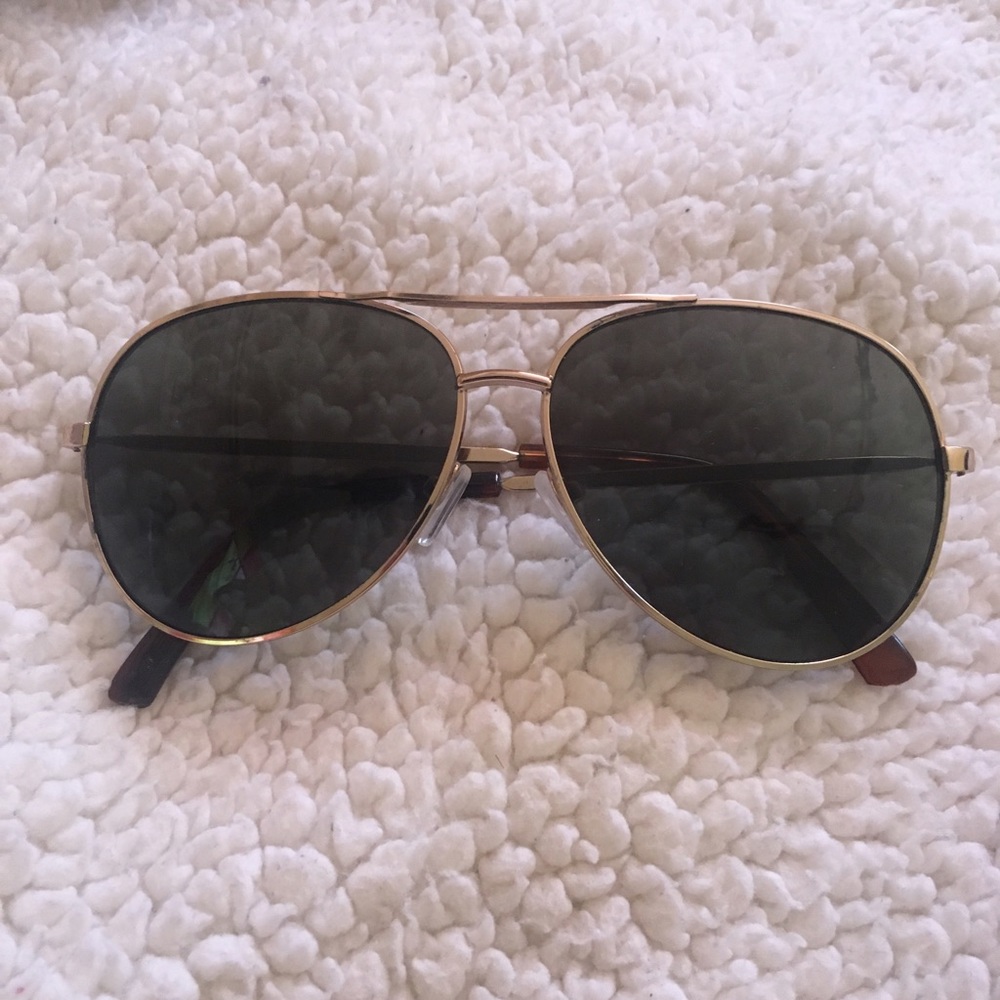Forever 21 gold aviator sunglasses