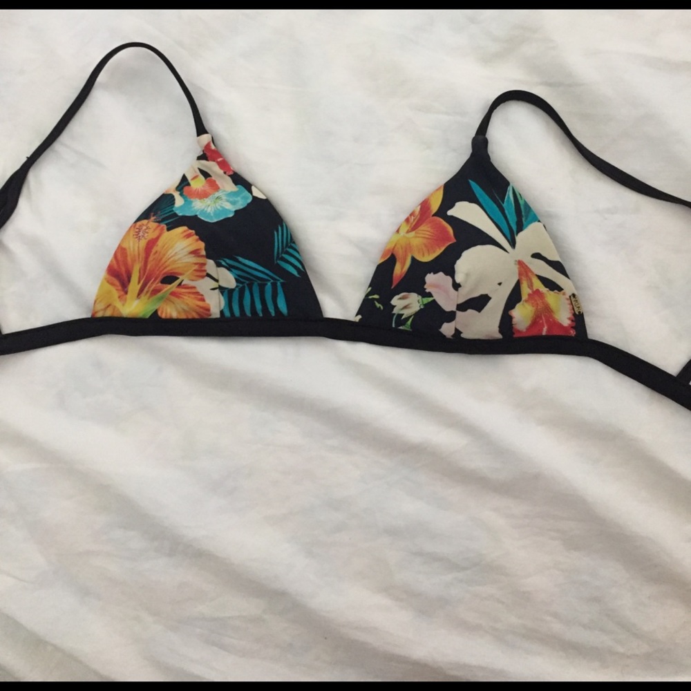 Rip curl bathing suit top