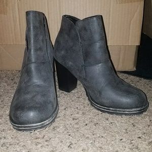 🎊MOVING SALE🎊 Grey Booties