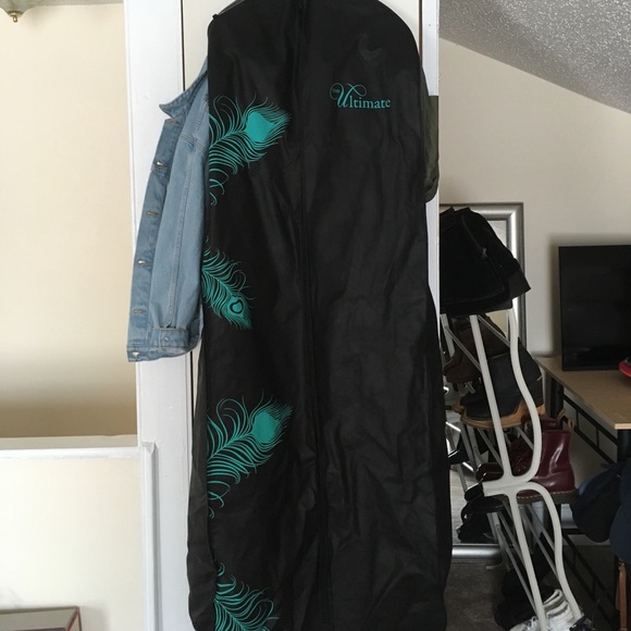 Prom dress - Picture 2 of 8