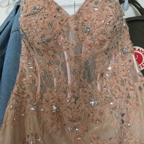 Prom dress - Picture 4 of 8