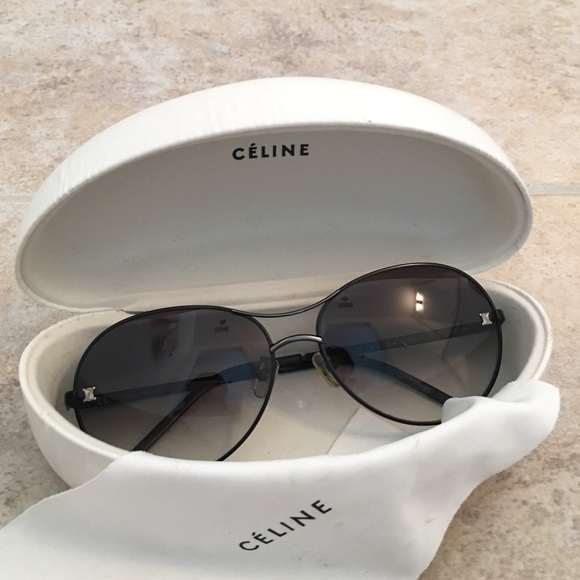 Celine Accessories - ⭐HP⭐ Authentic Celine Aviator Classic Sunglasse