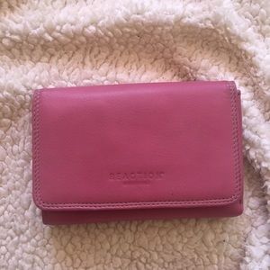 Kenneth Cole reaction pink wallet