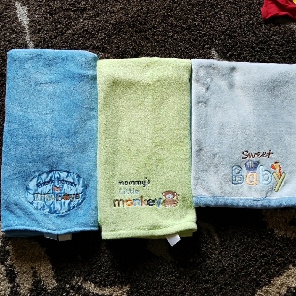 3 fleece blankets