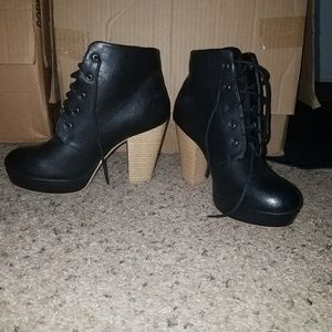 🎊MOVING SALE🎊 Chunky Leather Heeled booties