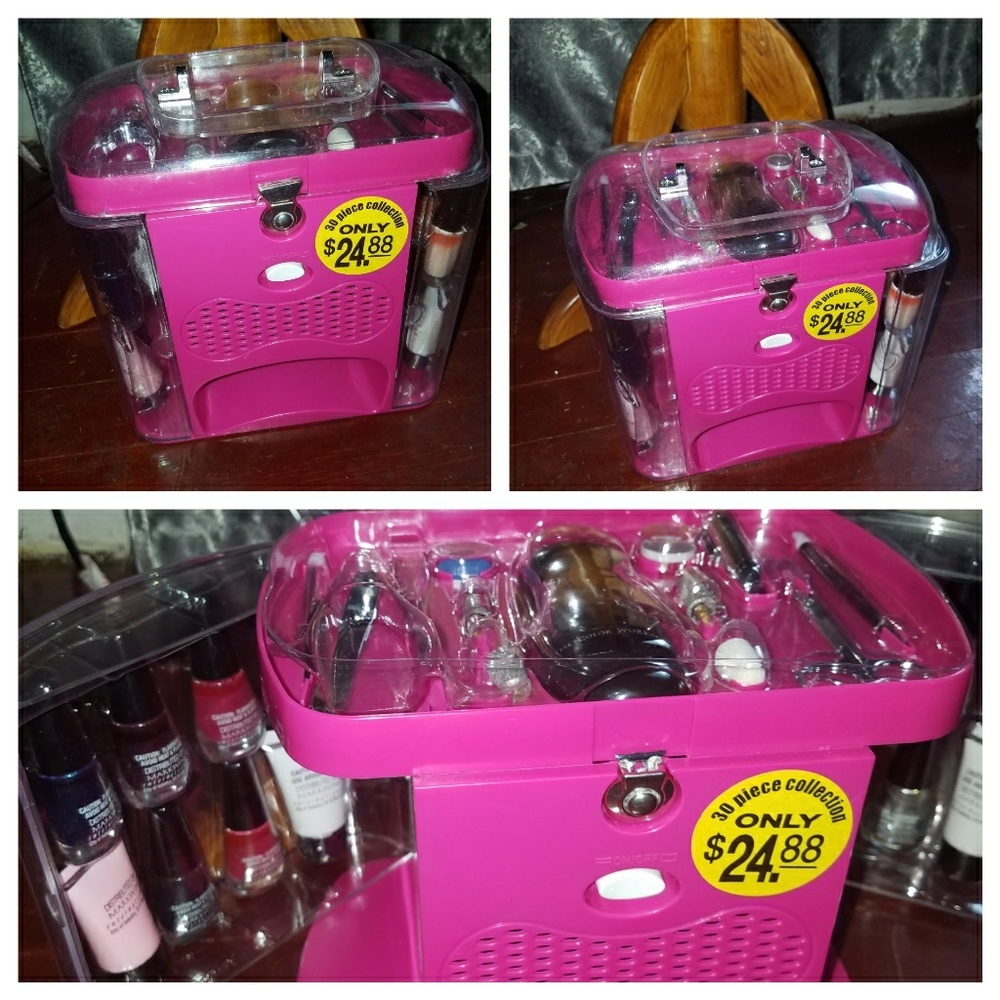 Manicure kit with Built in hand dryer