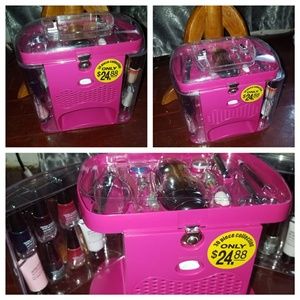 Manicure kit with Built in hand dryer