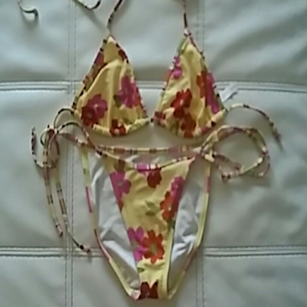 **VICTORIA SECRET 2 PIECE BIKINI