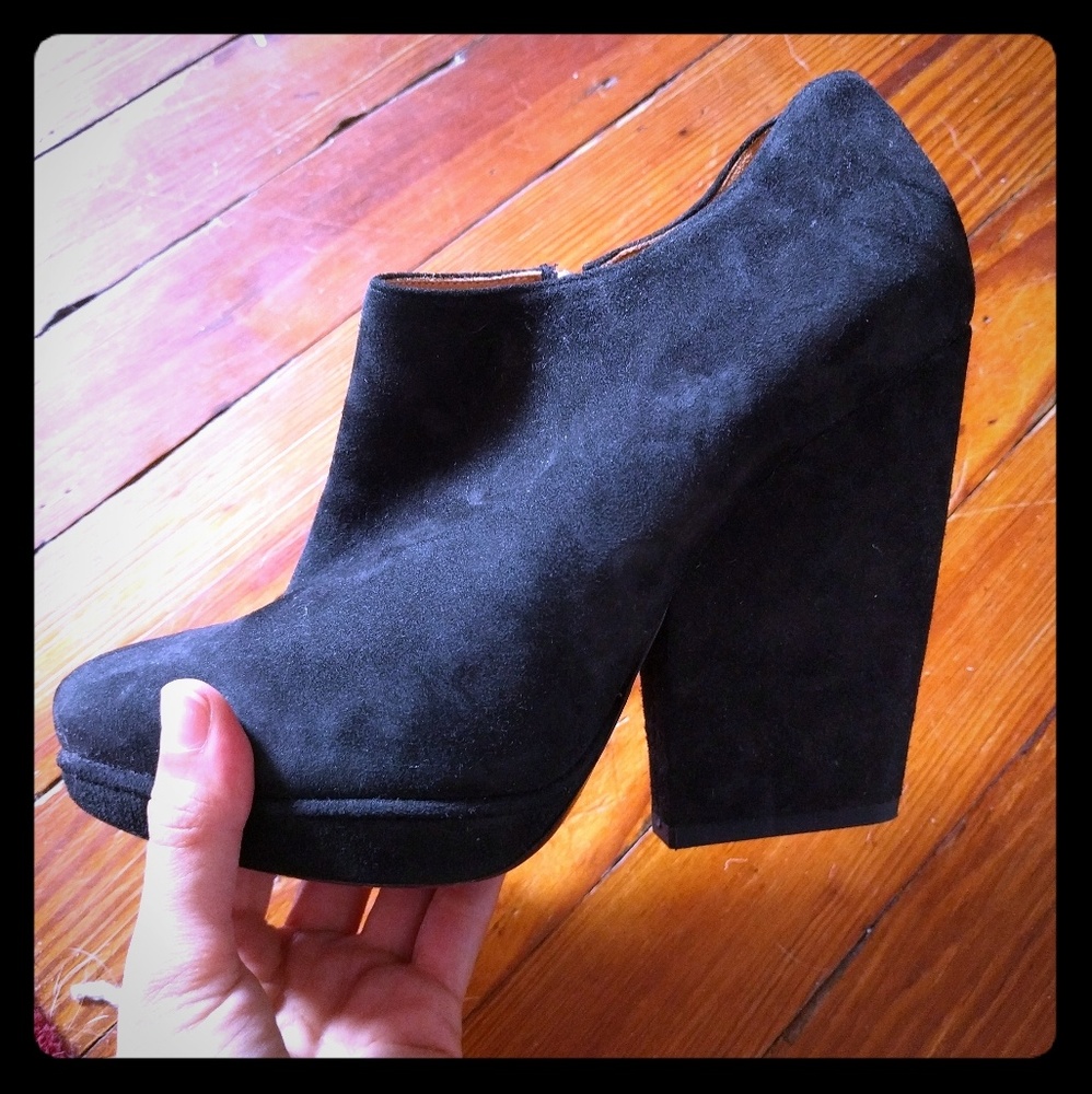 Authentic Dries von noten suede wedge bootie
