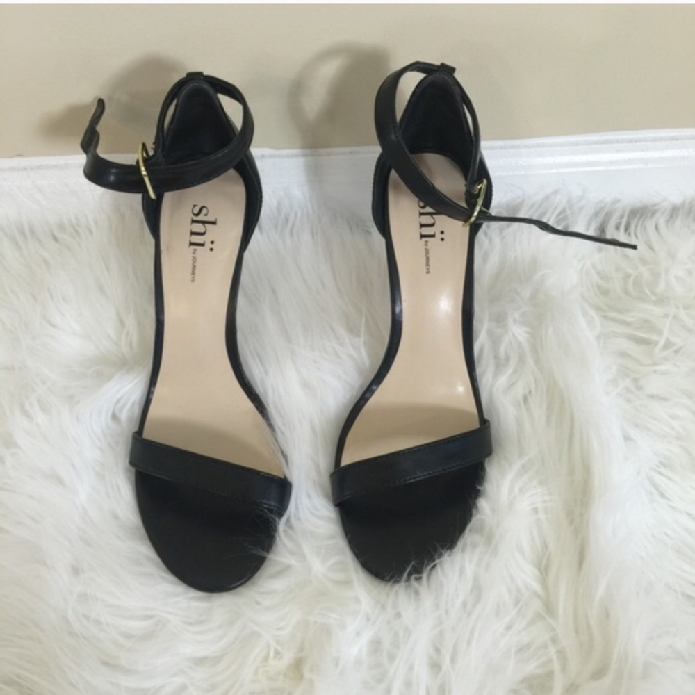 *REPOSH* ankle strap heels