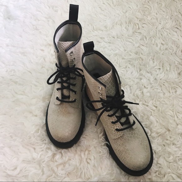 Dr. Martens Shoes - Doc Martens Air Walk
