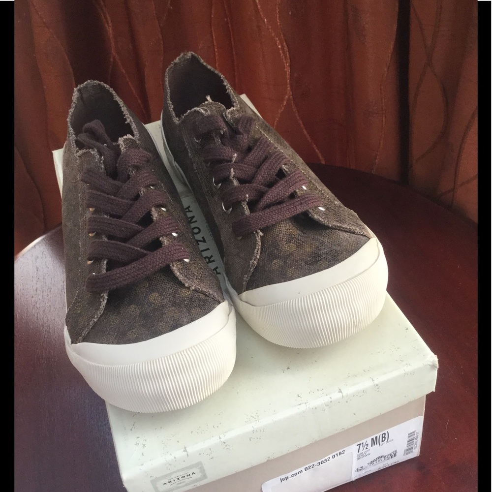 🥾2 for 20 🥾New Arizona Jean Company shoes