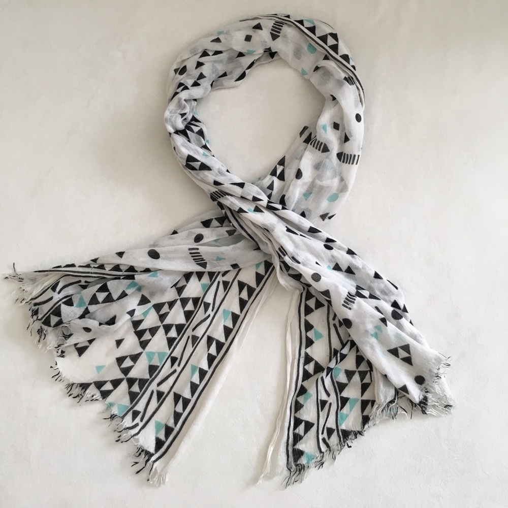 Wet Seal geometric print scarf