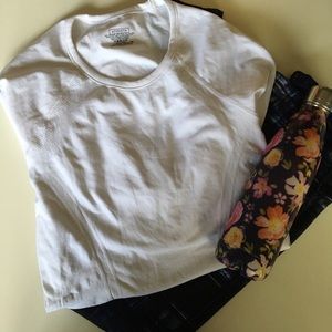 Athleta workout tee