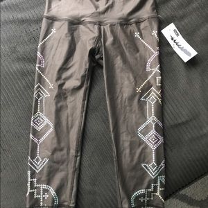 Teeki Goddess Capri Olive leggings XS