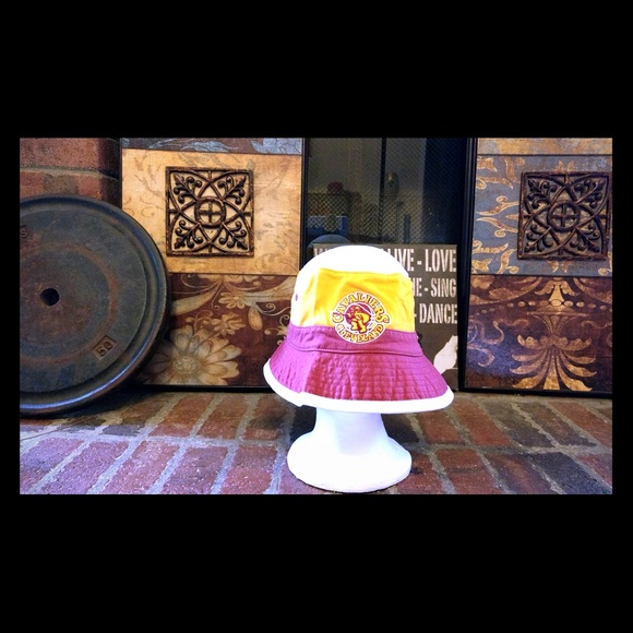 Mitchell and Ness Cleveland Cavaliers Bucket Hat - Picture 1 of 5