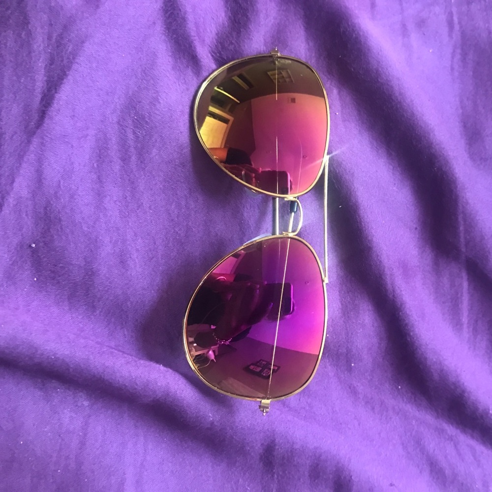Pink mirror sunglasses