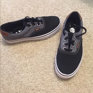 NWOT Women's vans size 7..5!