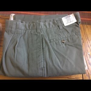 Men's Eddie Bauer Relaxed fit pants.