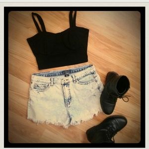 Black thick cotton crop top. Medium.