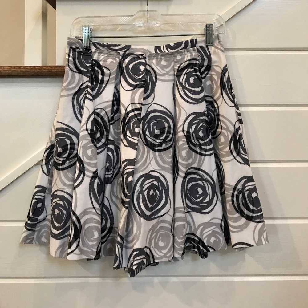 Pleated skirt