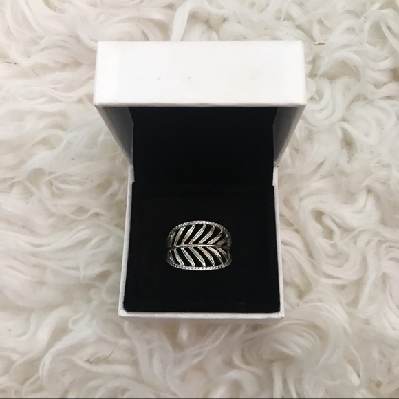 Pandora Tropical Leaf Ring - Picture 2 of 3