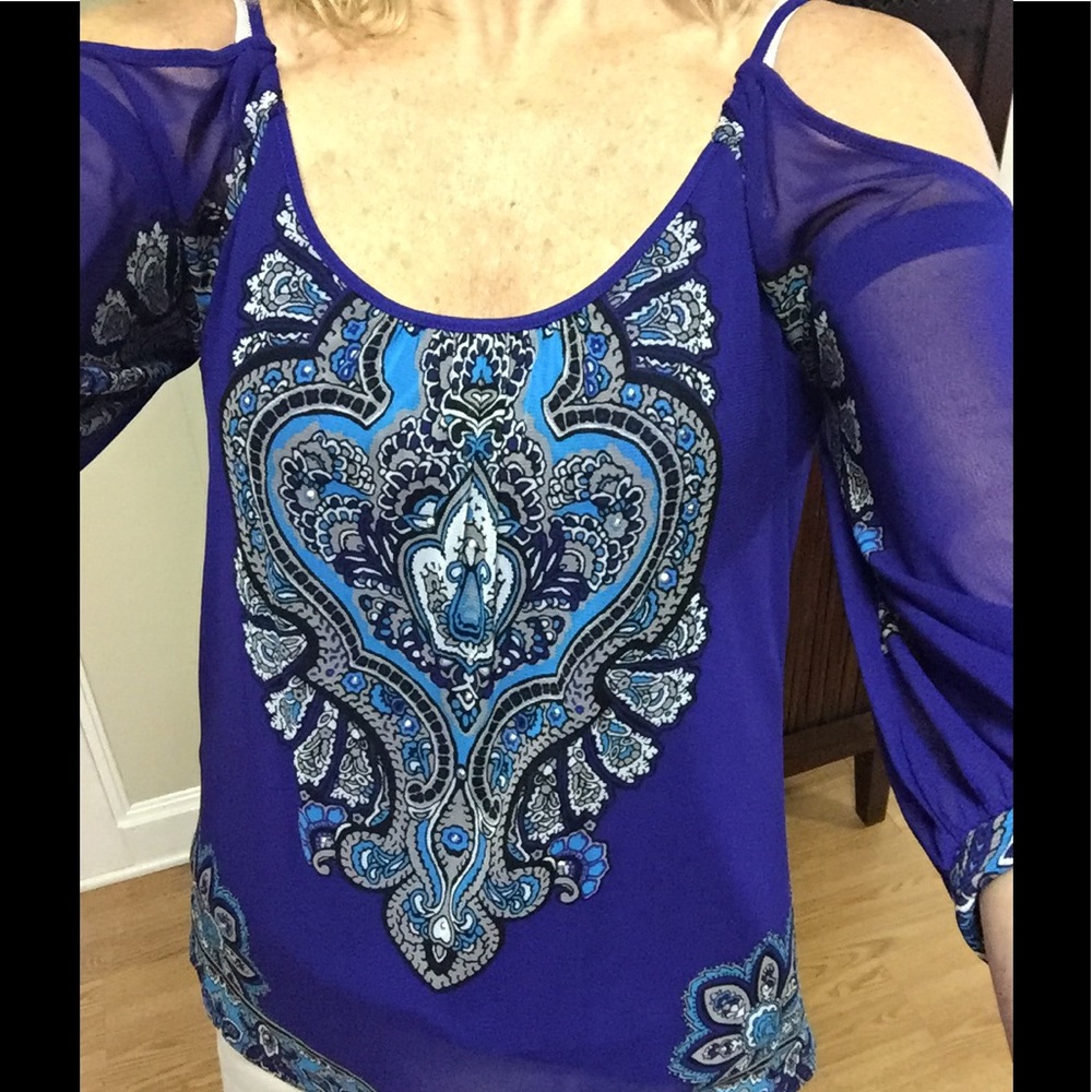 Cold Shoulder, sequenced top, M