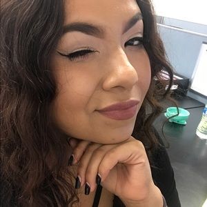 Meet your Posher, Lizzet