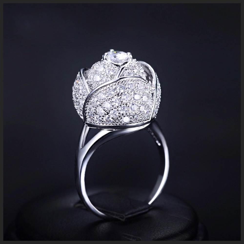 ❄️ Swarovski Crystals Pave Flower Ring S11 - Picture 2 of 4