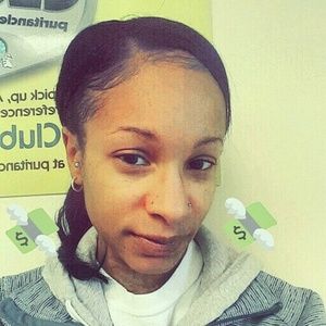 Meet your Posher, Adrienne