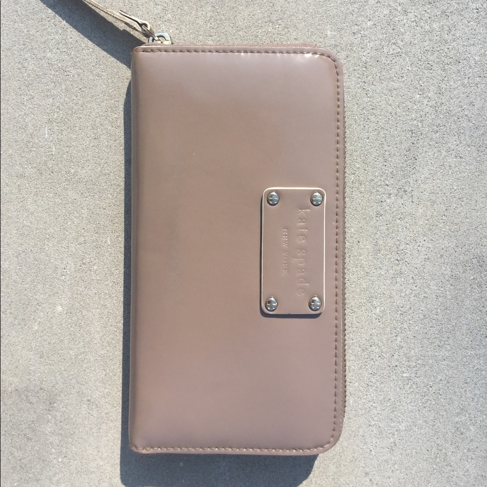 Kate Spade ♠️ taupe wallet