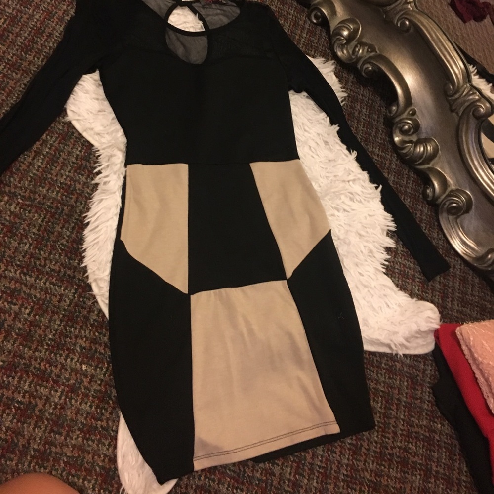 dress only worn once meduim but fits small