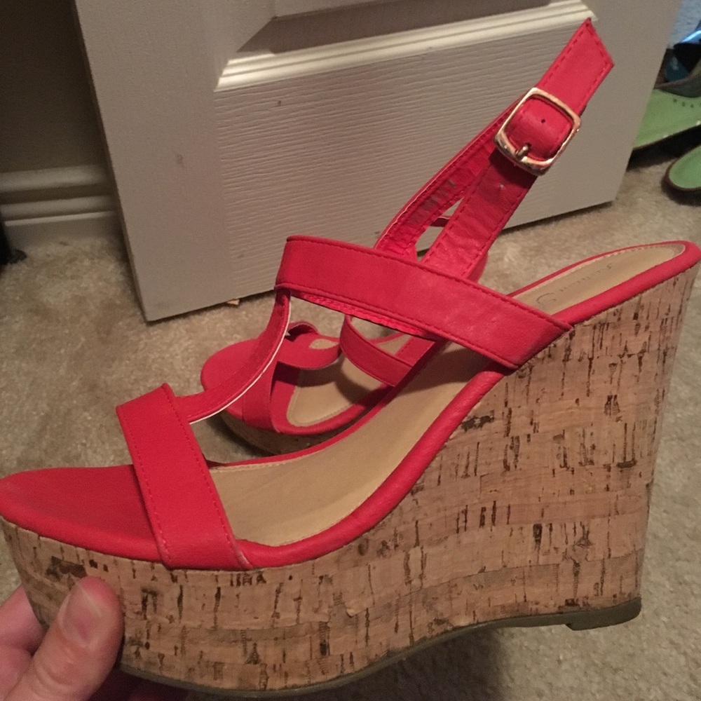 Red cork wedges