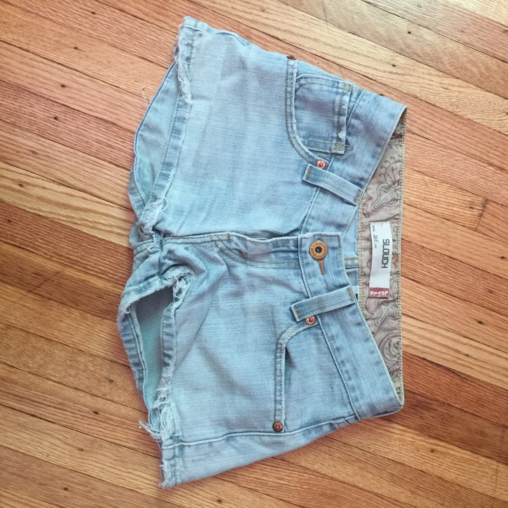 Levi's Shorts Size 5 junior fits 4 women