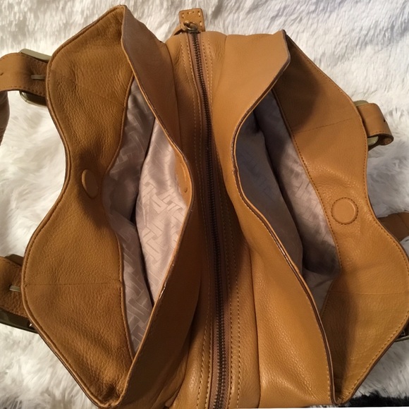 ..Cole Haan E/W Triple Zip Village Bag - Picture 5 of 8