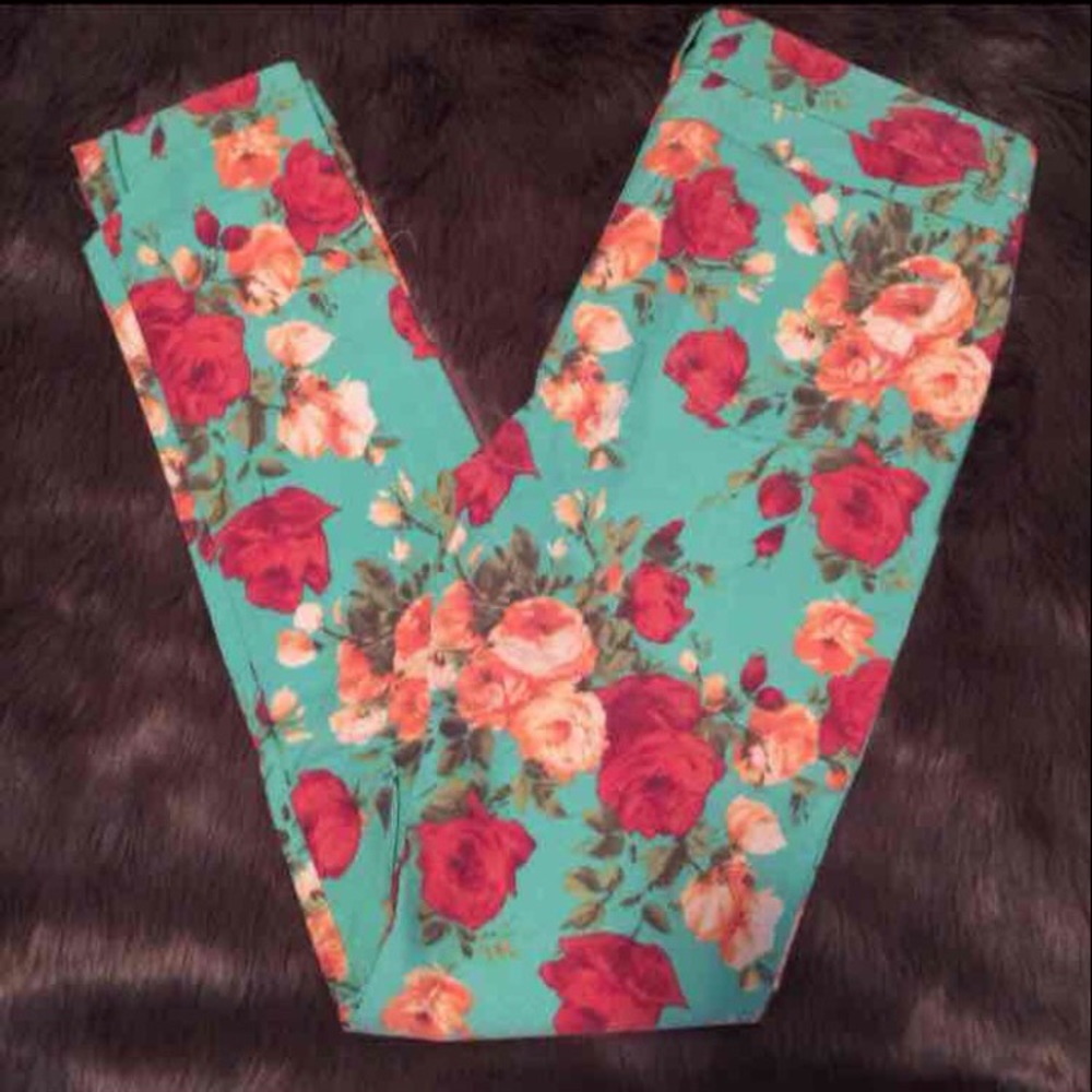 New floral skinny jeans size L