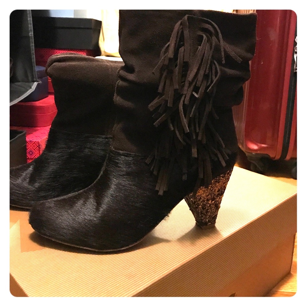 Very chic mid length boot