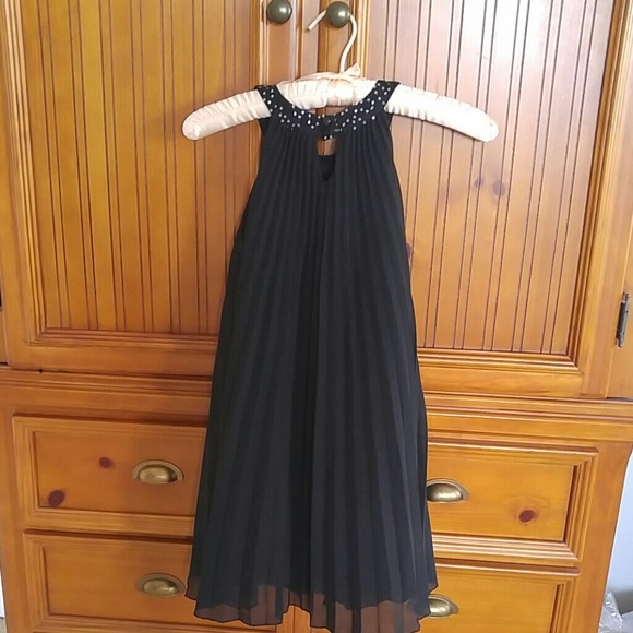 Dress - Picture 2 of 4