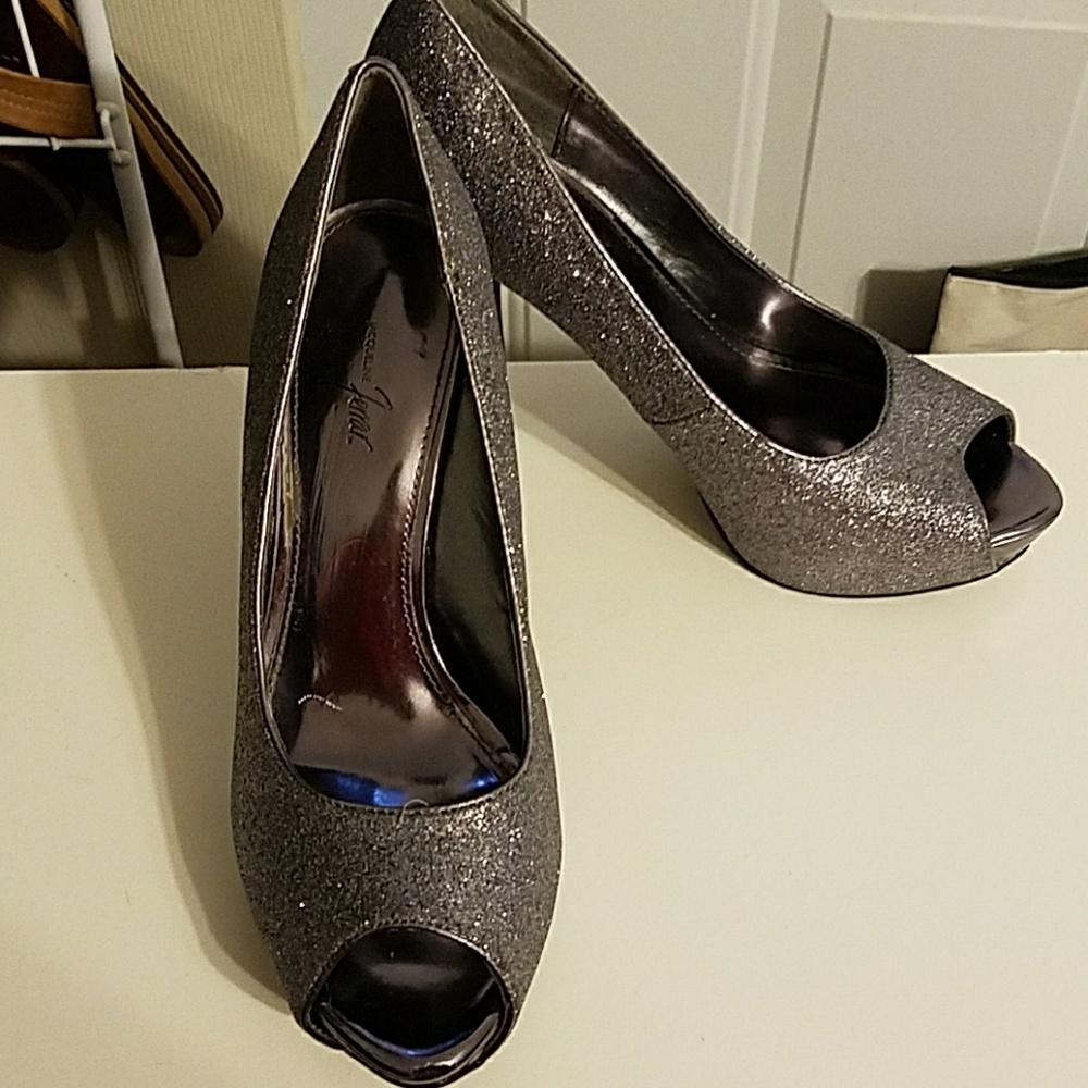 Size 8 Silver Glittery Stiletto Heels