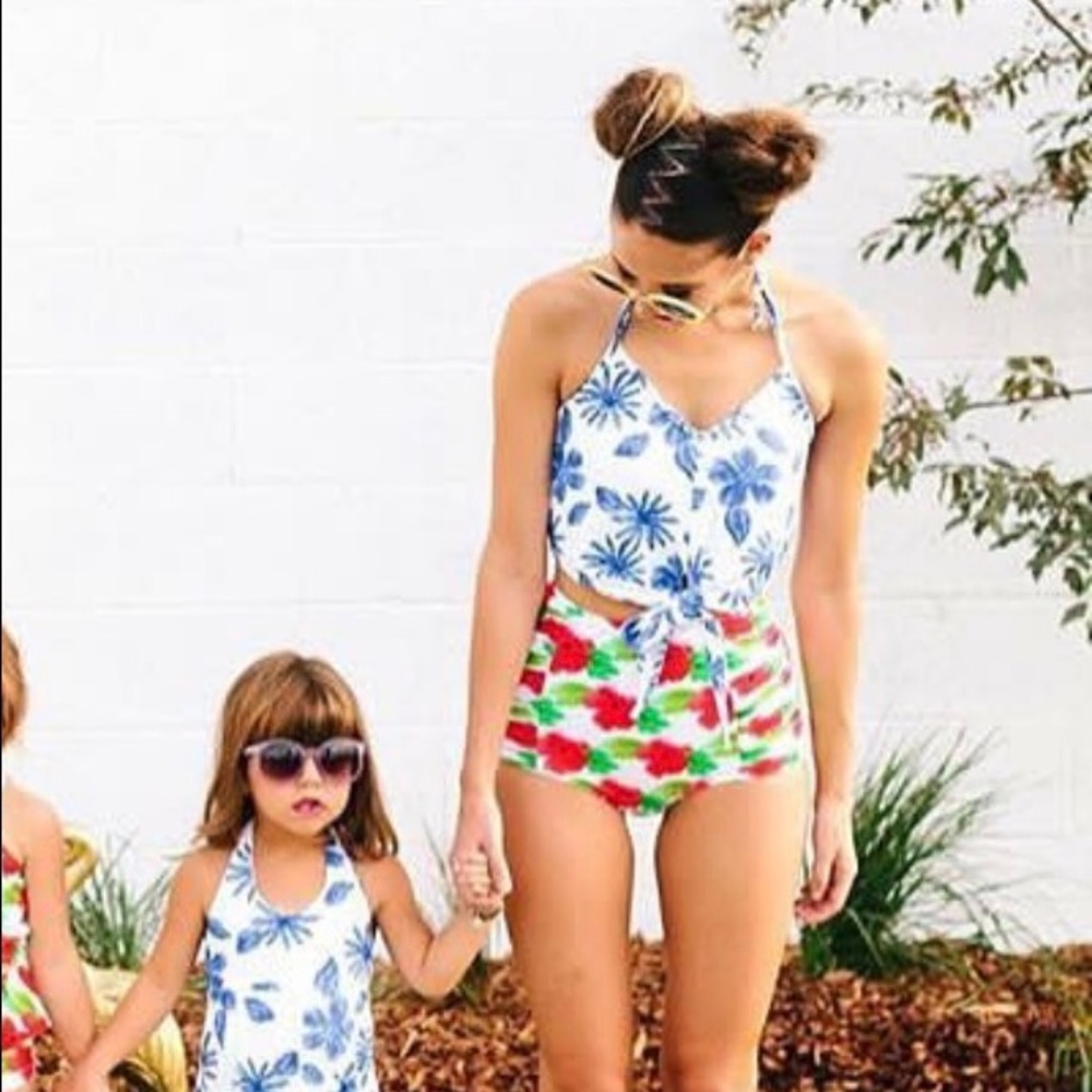 ISO medium floral tie up top kortni jeane