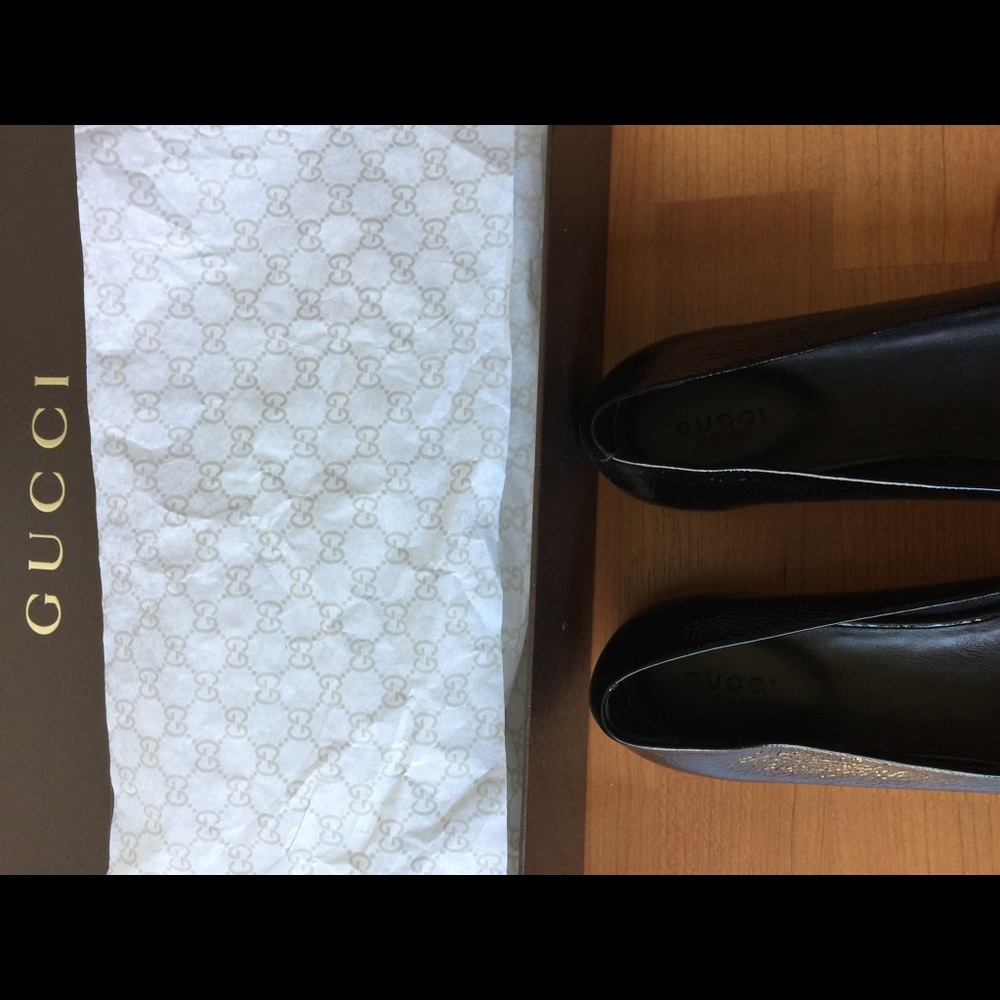 New Gucci Patent Leather Peep Toe GG flats - Picture 7 of 8