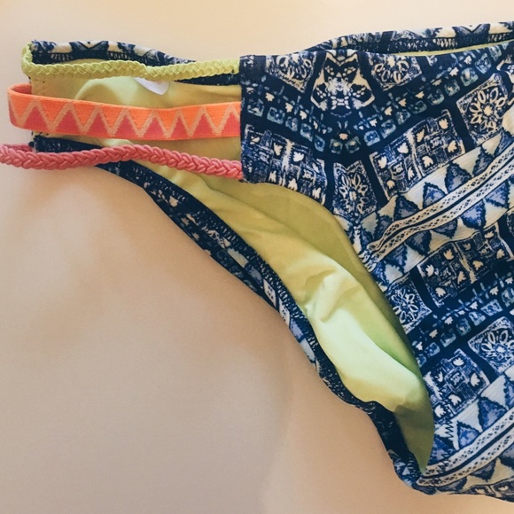 Victoria's Secret Bikini- like new - Picture 3 of 6