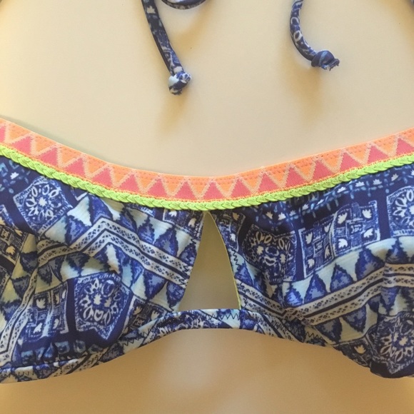 Victoria's Secret Bikini- like new - Picture 5 of 6