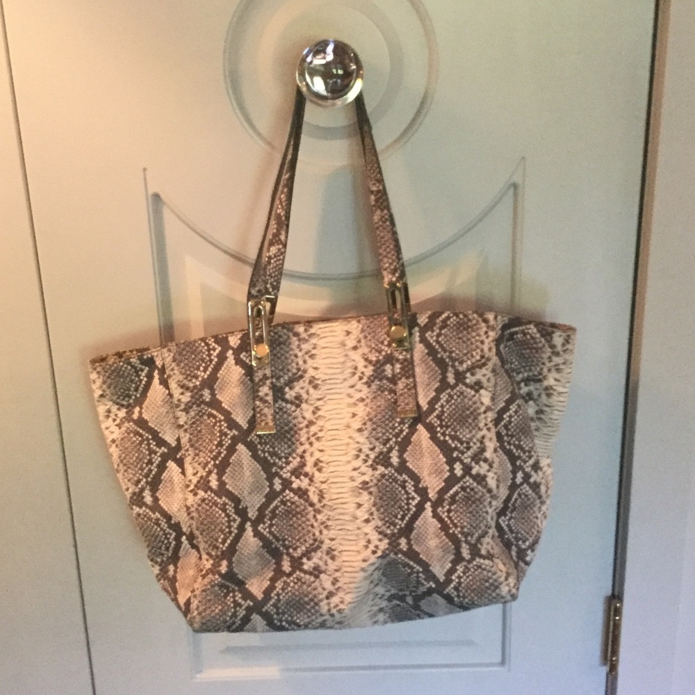 Stuart Weitzman Ketchall Tote Snake embossed lthr