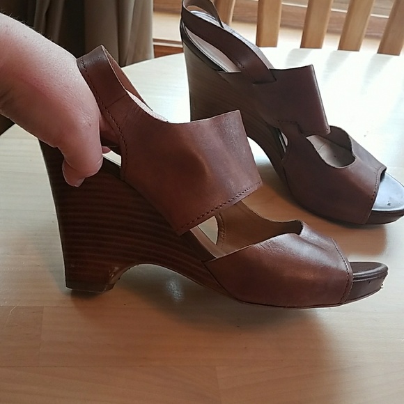 Franco Sarto Wedge Heels - Picture 2 of 3