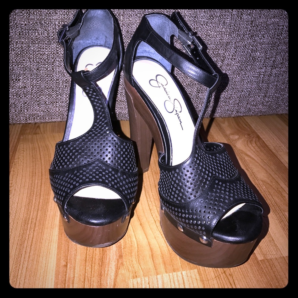 Jessica Simpson Dany Platforms in black leather.