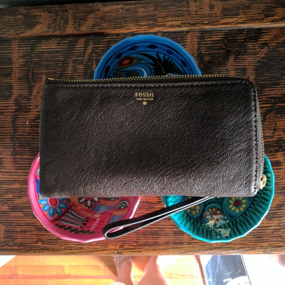Women's Fossil Gray Leather Wallet