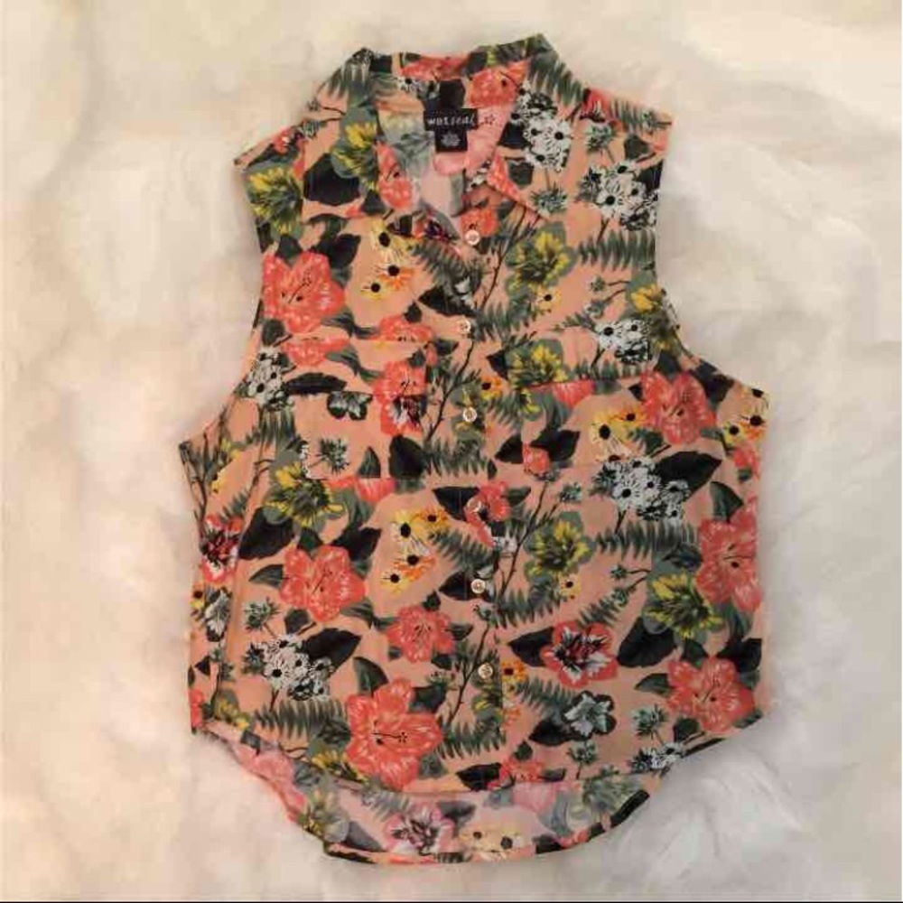 Wet seal button down top size Large