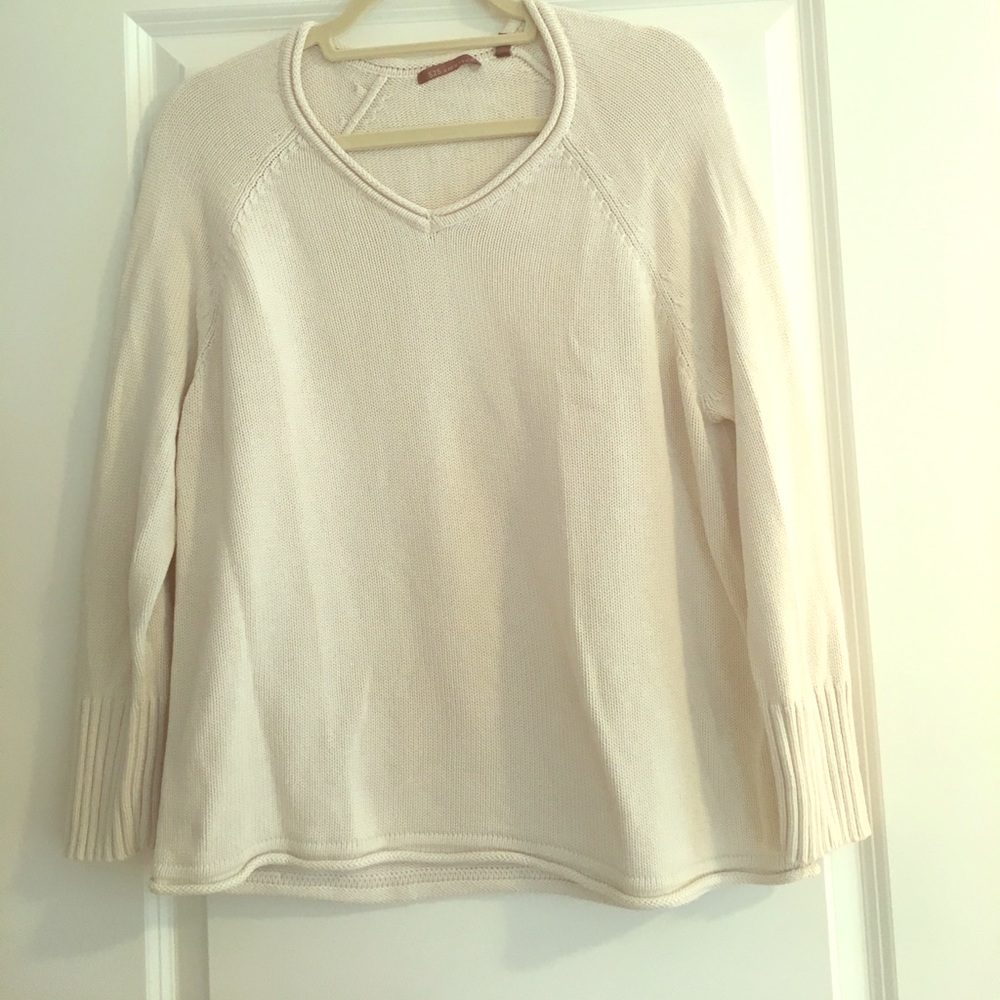 White/light cream comfy long sleeve sweater