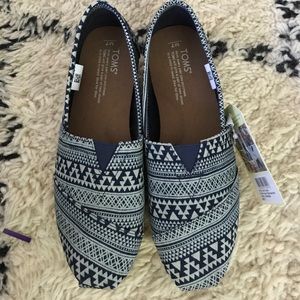 Navy tribal TOMS